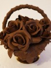 Шоколадная корзина с шоколадными розами