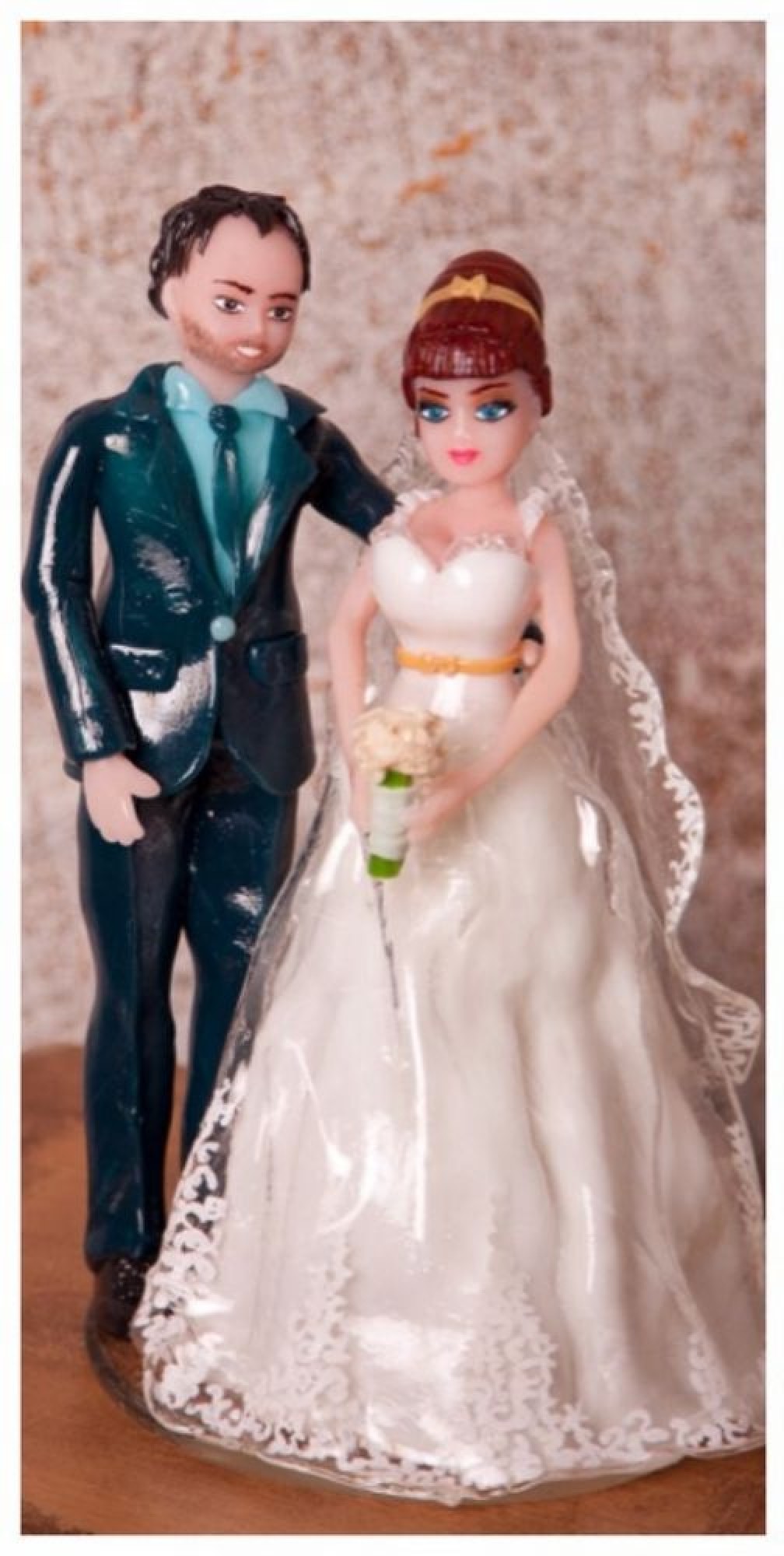 Фигурка жениха и невесты на торт