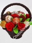 Шикарный шоколадный букет с розами и кейк-попсами (пирожными).