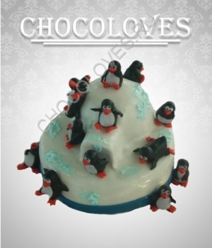 Детский торт с веселыми пингвинами