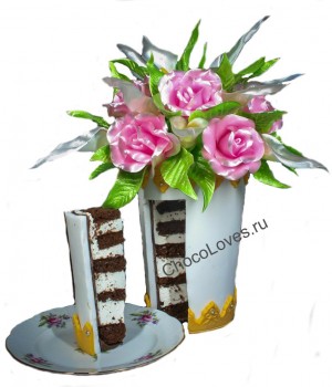 Оригинальный торт с красными розами
